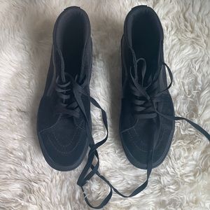 Vans women’s shoes size 7.5 US. Like new